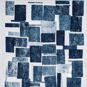 Homeroots 5' X 7' Blue And White Geometric Non Skid Area Rug  100% Pet 551931