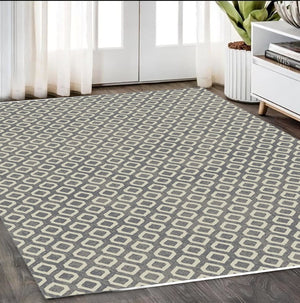 HomeRoots 5' Modern Beige and Gray Geometric Area Rug - Durable, Stylish, and Stain-Resistant for Every Home 5' X 8' 552160