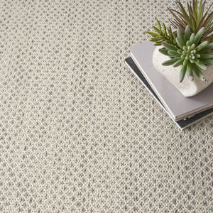 HomeRoots 10' Ivory and Silver Geometric Indoor Outdoor Area Rug - Modern, Durable, Easy to Clean, Versatile Decor 552299