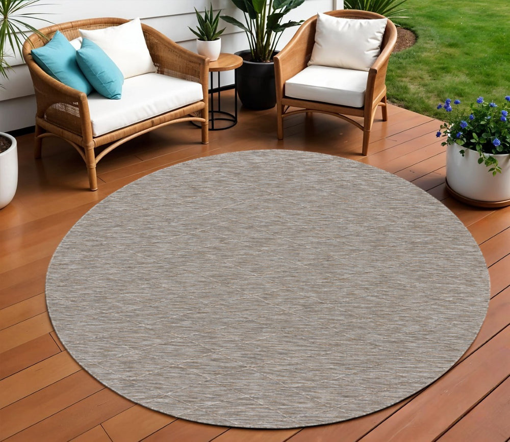 HomeRoots 8' Gray and Light Gray Round Geometric Area Rug – Stylish, Durable Indoor/Outdoor Décor for Any Space 552303