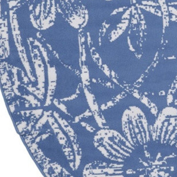 HomeRoots 8' Ivory and Blue Floral Rug - Timeless Distressed Design for Cozy Living Spaces and Easy Care 8' Round 552316