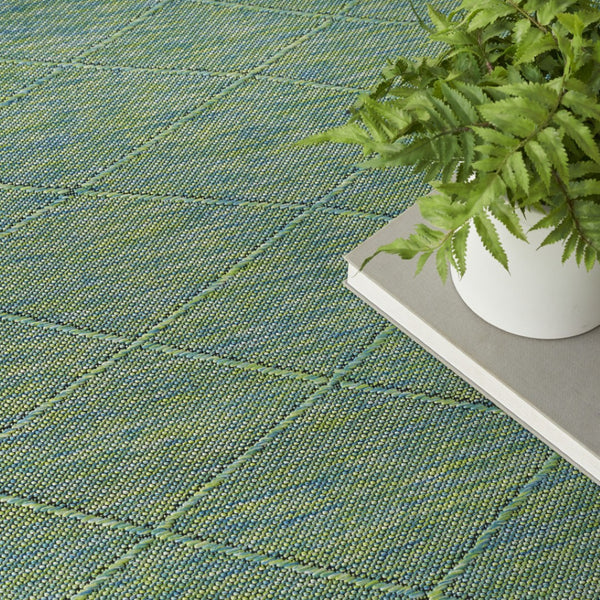HomeRoots 8' Blue and Green Round Geometric Area Rug - Stylish, Durable, Indoor/Outdoor, Easy-Clean Design 552321