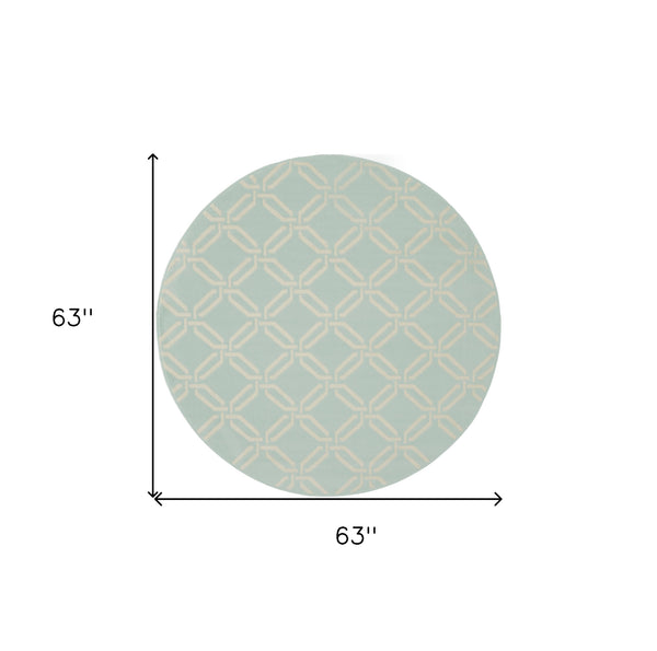 Homeroots 5' Beige And Green Trellis Round Rug  Polypropylene 552393