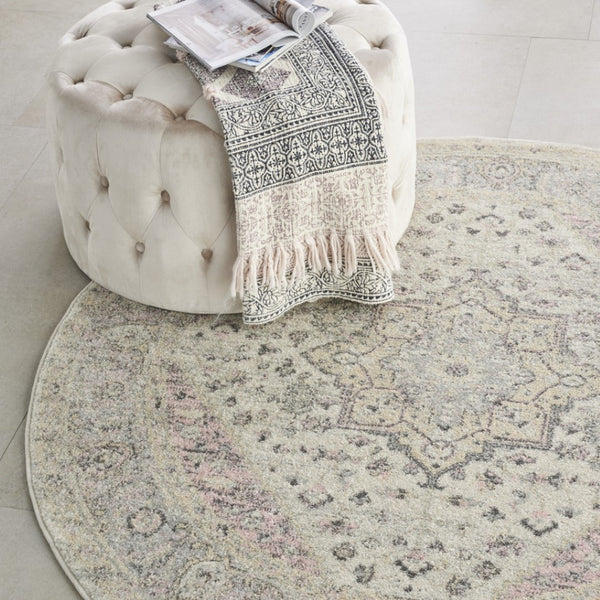Homeroots 5' Floral Medallion Distressed Round Rug In Ivory Pink & Gray – Durable, Stain-resistant Comfort!  Polypropylene 552394