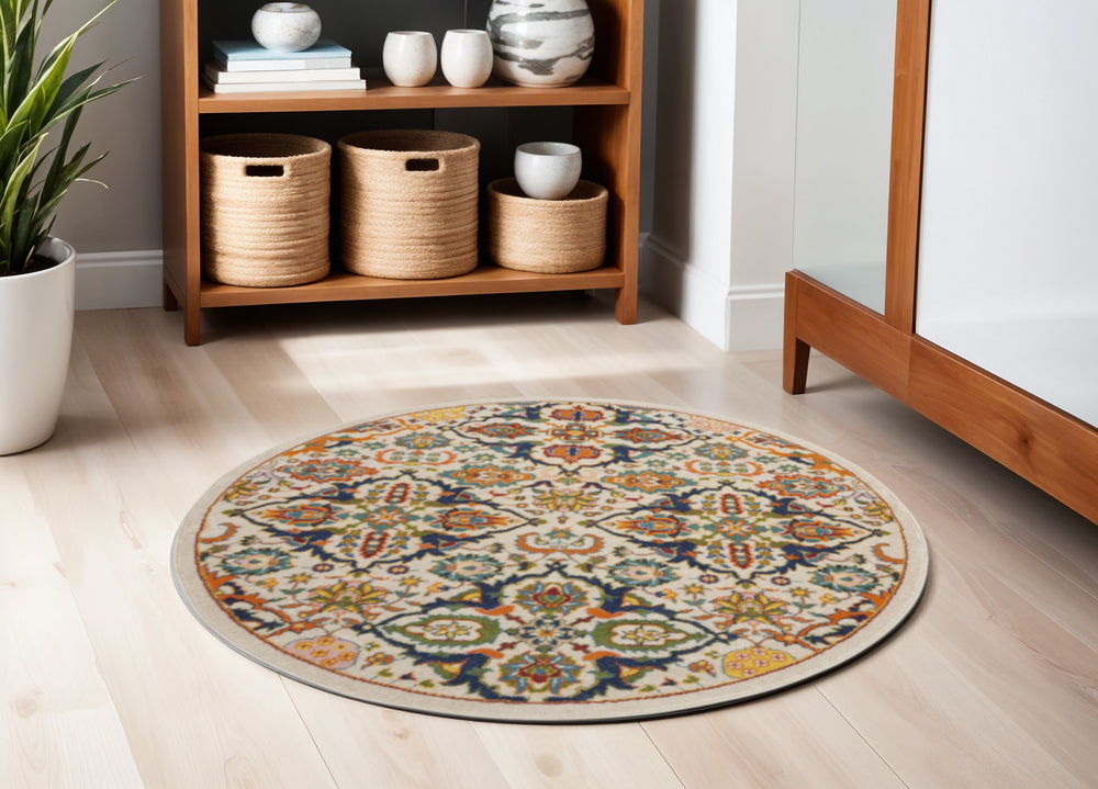 Homeroots 5' Ivory And Blue Round Floral Power Loom Area Rug  Polypropylene 552395