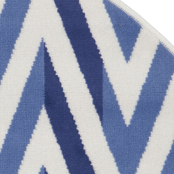 Homeroots 5' Ivory And Blue Geometric Round Rug  Polypropylene 552422