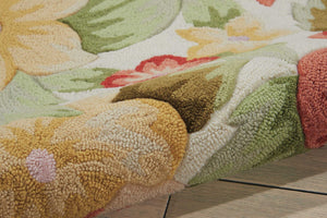 HomeRoots 4' Hand-Carved Red and Cream Floral Area Rug - Timeless Charm, Durable, Pet-Friendly Elegance 4' X 6' 552636
