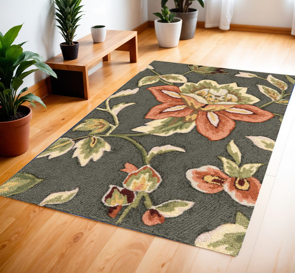 Homeroots 4' X 6' Gray And Cream Botanical Leaves Hand Carved Handmade Area Rug  Polyester 552638