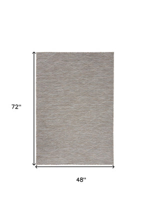 Homeroots 4' X 6' Gray Geometric Power Loom Non Skid Area Rug  Polypropylene 552714