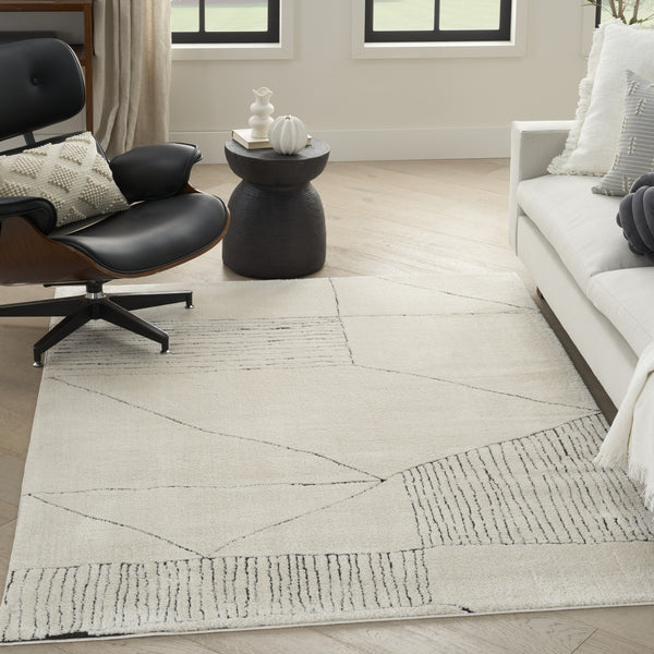 Homeroots 4' X 6' Ivory And Black Abstract Geometric Area Rug  Polyester 552722