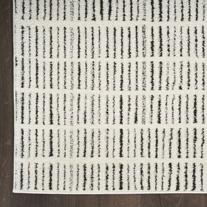 Homeroots 4' X 6' Ivory And Black Geometric Area Rug  Polyester 552727