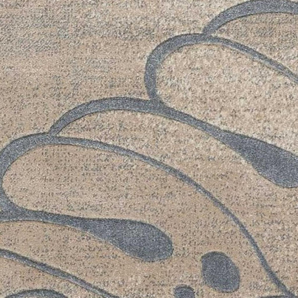 HomeRoots 5' Beige and Gray Botanical Leaves Area Rug - Stylish, Durable, Non-Skid Design for Any Room 4' X 6' 552779
