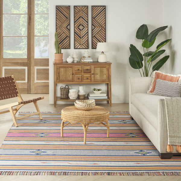 HomeRoots 8' Handcrafted Ivory Southwestern Area Rug with Fringed Edges - Perfect for Modern & Rustic Spaces 8' X 10' 552832