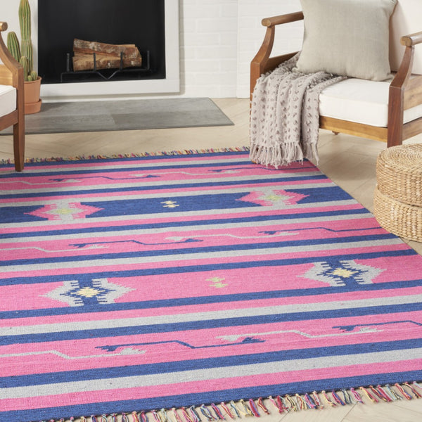 HomeRoots 7' Handmade Southwestern Area Rug in Soft Pink and Blue Tones with Fringed Edges for Any Space 7' X 10' 552836