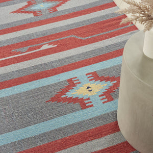 HomeRoots 7' Handmade Southwestern Area Rug in Gray and Red - Timeless Design with Fringed Edges for Any Space 7' X 10' 552837