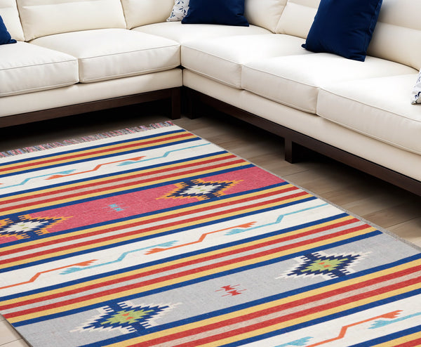 Homeroots 5' X 7' Ivory Southwestern Handmade Area Rug With Fringe  Cotton Blend 552841