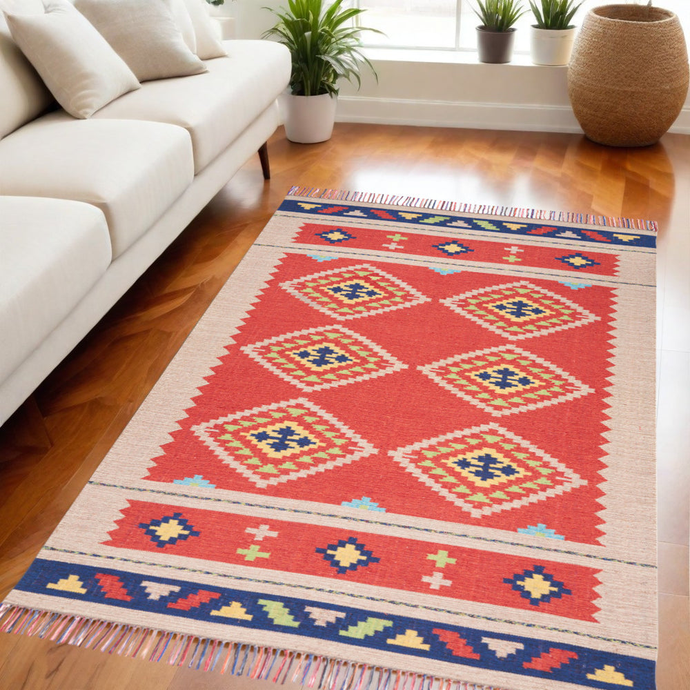 Homeroots 5' X 7' Beige And Red Southwestern Handmade Area Rug With Fringe  Cotton Blend 552860