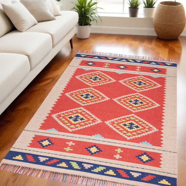 Homeroots 5' X 7' Beige And Red Southwestern Handmade Area Rug With Fringe  Cotton Blend 552860