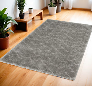 Homeroots 4' X 6' Gray Chevron Shag Area Rug  Polyester 553110