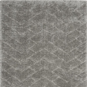 HomeRoots 5' Cozy Gray Chevron Shag Area Rug - Plush, Durable, Stain-Resistant Design for Modern Living Spaces 4' X 6' 553110