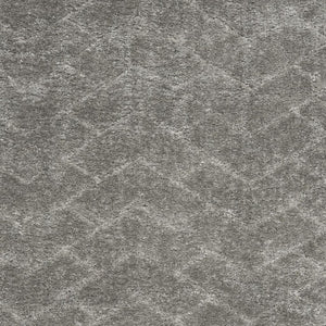 HomeRoots 5' Cozy Gray Chevron Shag Area Rug - Plush, Durable, Stain-Resistant Design for Modern Living Spaces 4' X 6' 553110