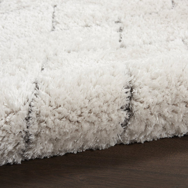 HomeRoots 5' Modern Ivory and Gray Chevron Shag Area Rug for Cozy Homes | Plush, Stylish, Stain-Resistant Design 4' X 6' 553111