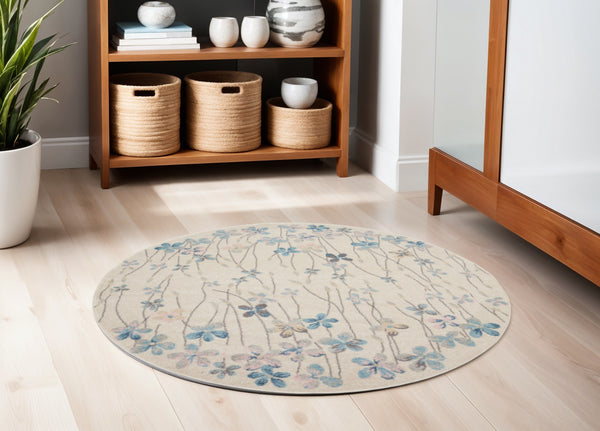 Homeroots 5' Beautiful Ivory And Blue Floral Round Rug - Durable, Stain Resistant, Perfect For Homes With Kids!  Polypropylene 553274