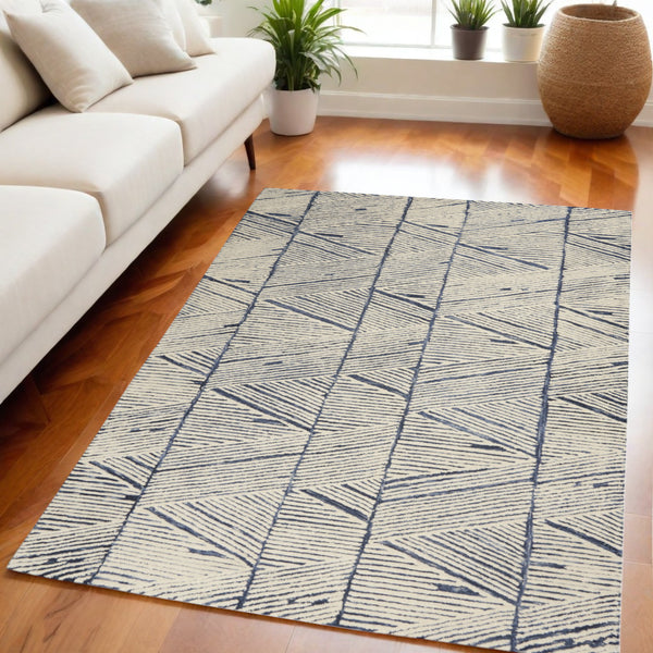 Homeroots 8' Modern Blue And White Wool Geometric Area Rug - Stain Resistant, Stylish, Perfect For Family Spaces 5' X 7' Wool 553381