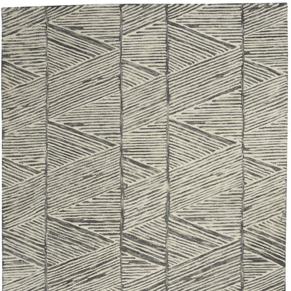 Homeroots 8' Gray And White Wool Abstract Area Rug - Modern Design For Cozy Elegance And Style In Any Room 5' X 7' Wool 553382
