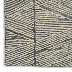 HomeRoots 8' Gray and White Wool Abstract Area Rug - Modern Design for Cozy Comfort in Living Spaces 5' X 7' 553382
