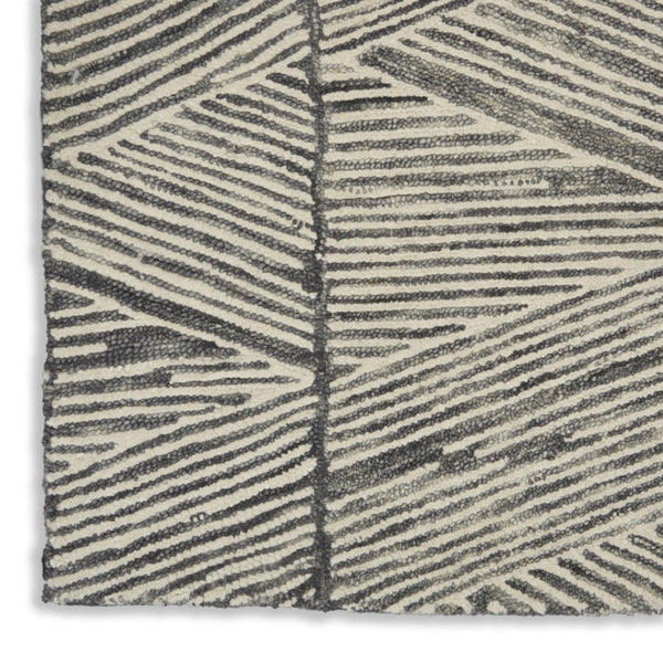 HomeRoots 8' Gray and White Wool Abstract Area Rug - Modern Design for Cozy Comfort in Living Spaces 5' X 7' 553382
