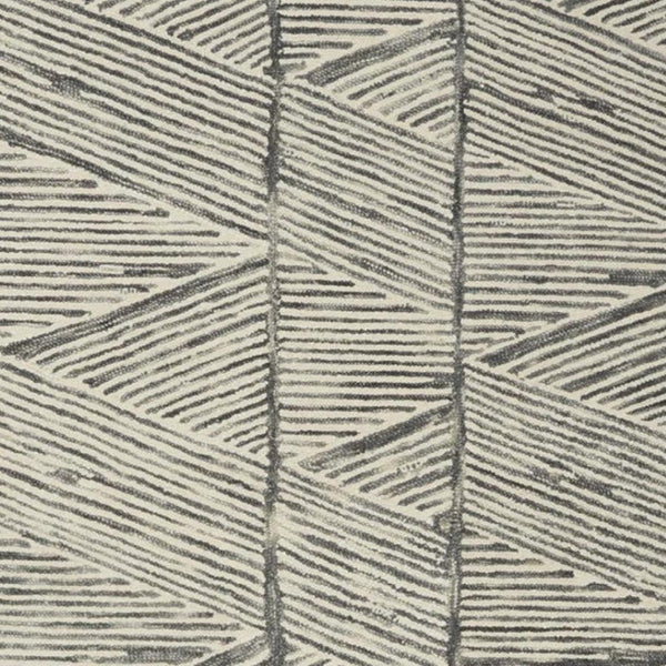 HomeRoots 8' Gray and White Wool Abstract Area Rug - Modern Design for Cozy Comfort in Living Spaces 4' X 6' 553383