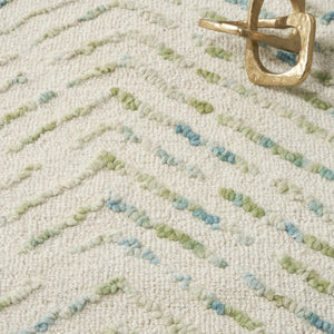 HomeRoots 8' Luxurious Wool Chevron Area Rug in Ivory, Blue & Green – Perfect for Modern Living Spaces! 8' X 10' 553387