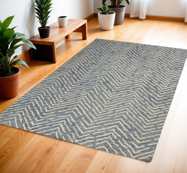 Homeroots 8' Wool Chevron Area Rug In Indigo And Ivory - Modern Artistry To Enhance Your Living Space Elegantly 4' X 6' Wool 553391