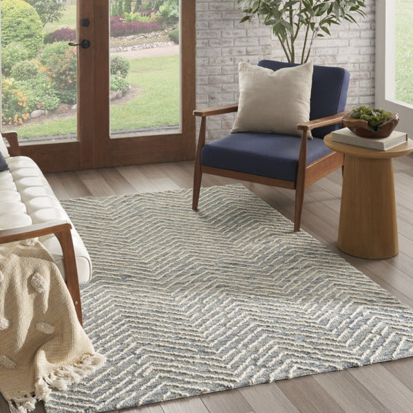 HomeRoots 8' Chevron Area Rug in Indigo and Ivory - Luxurious Wool Design for Modern Living Spaces and Comfort 4' X 6' 553391