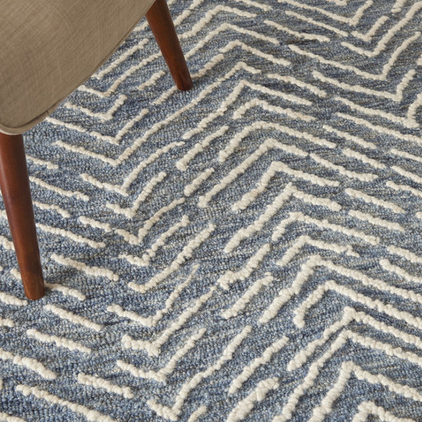 Homeroots 8' Wool Chevron Area Rug In Indigo And Ivory - Modern Artistry To Enhance Your Living Space Elegantly 4' X 6' Wool 553391