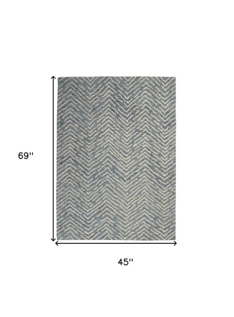 Homeroots 8' Wool Chevron Area Rug In Indigo And Ivory - Modern Artistry To Enhance Your Living Space Elegantly 4' X 6' Wool 553391