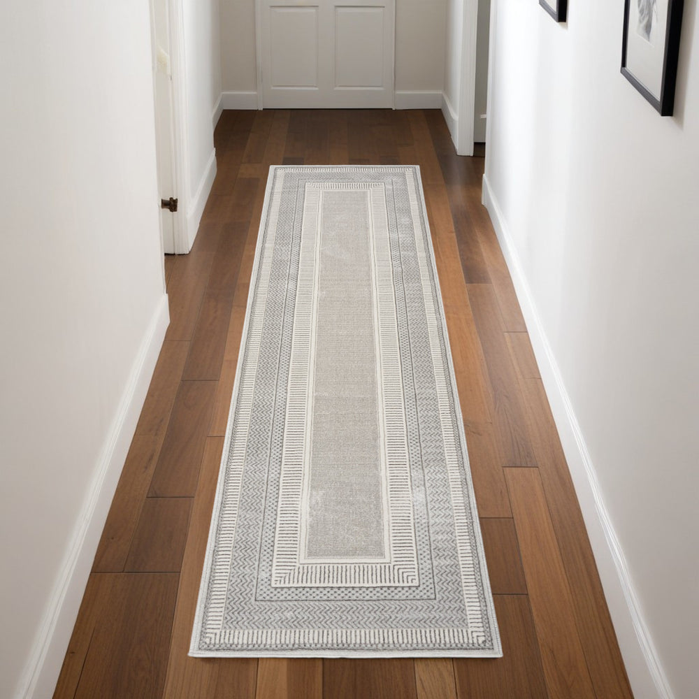 Homeroots 8' Silver And Ivory Geometric Non Skid Runner Rug  Polyester 553427