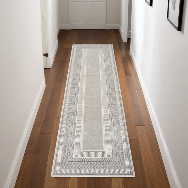 Homeroots 8' Silver And Ivory Geometric Non Skid Runner Rug  Polyester 553427