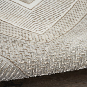 Homeroots 4' X 6' Gray And Ivory Geometric Non Skid Area Rug  Polyester 553429