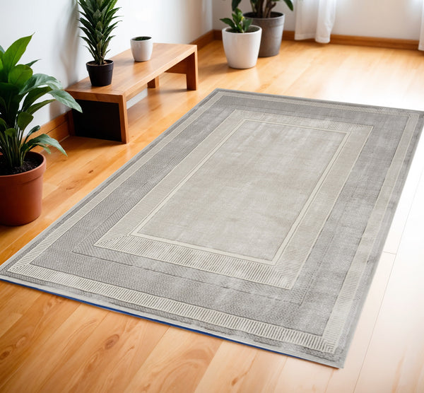 Homeroots 4' X 6' Silver And Ivory Geometric Non Skid Area Rug  Polyester 553430