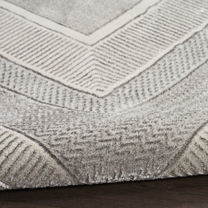 Homeroots 4' X 6' Silver And Ivory Geometric Non Skid Area Rug  Polyester 553430