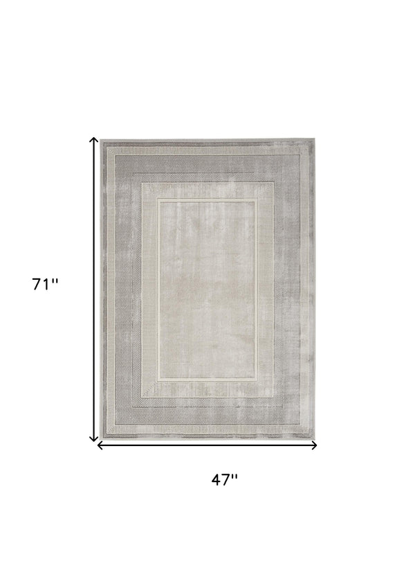 Homeroots 4' X 6' Silver And Ivory Geometric Non Skid Area Rug  Polyester 553430