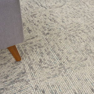 HomeRoots 8' Wool Area Rug in Ivory and Gray - Modern Geometric Design for Stylish Living Spaces & Comfort 8' X 12' 553499