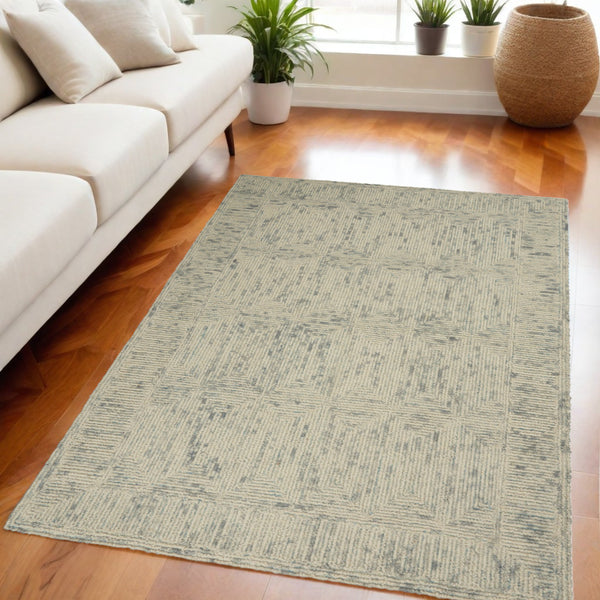 Homeroots 8' Luxurious Ivory And Gray Wool Geometric Area Rug - Perfect For Cozy Modern Home Décor! 5' X 7' Wool 553505