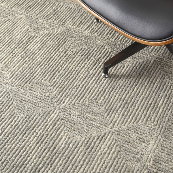 HomeRoots 8' Gray Wool Geometric Area Rug - Elegant, Durable Design for Contemporary Living Spaces and Comfort 4' X 6' 553508