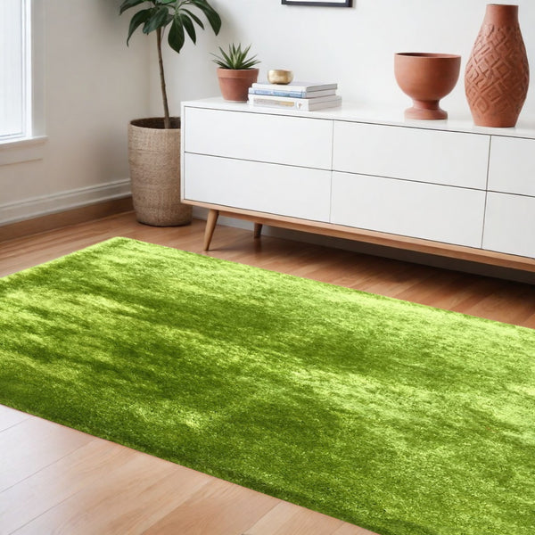 Homeroots 8' X 11' Lime Green Shag Hand Tufted Area Rug  Polyester 553566