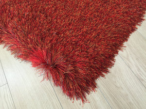 Homeroots 5' X 7' Red Shag Hand Tufted Area Rug  Polyester 553598