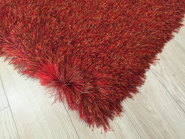 Homeroots 5' X 7' Red Shag Hand Tufted Area Rug  Polyester 553598