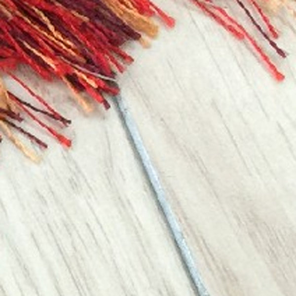 Homeroots 5' X 7' Red Shag Hand Tufted Area Rug  Polyester 553598